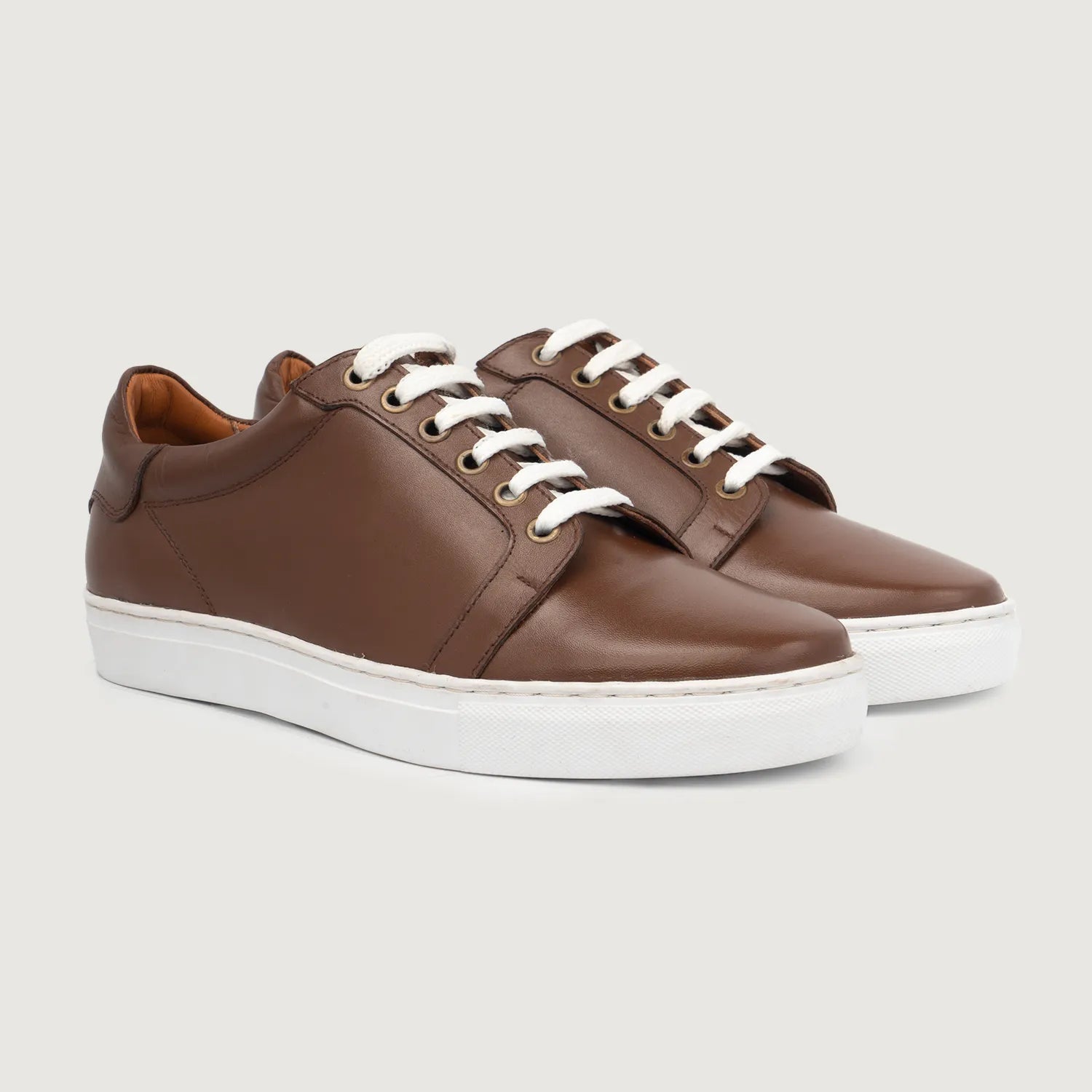 Carter Runn Weiße Leder-Sneaker
